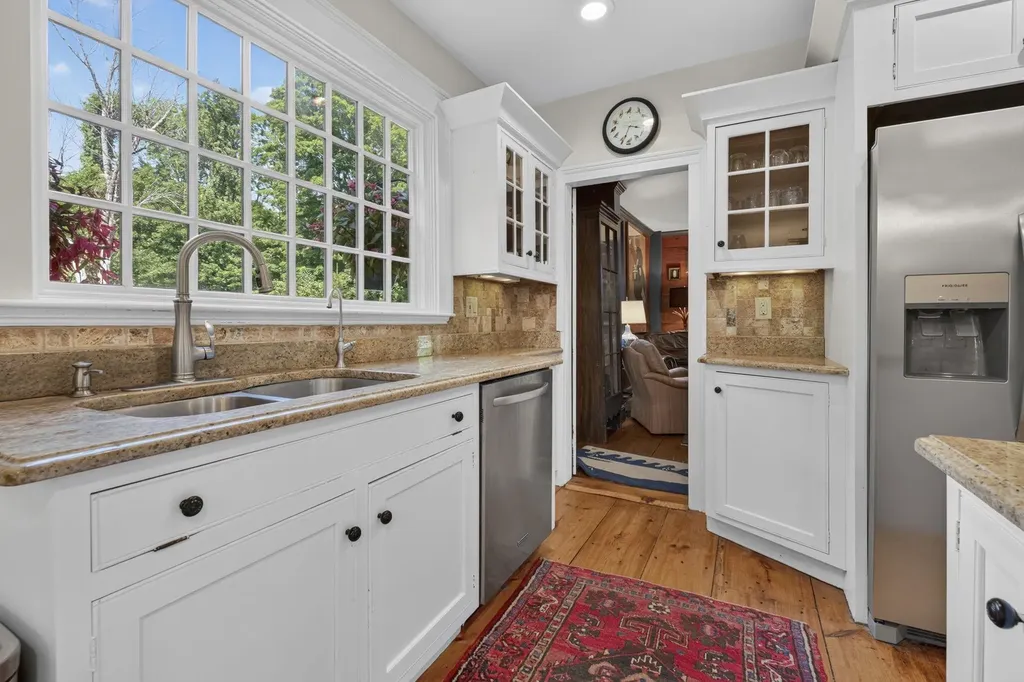 27 Haverhill Road Chester NH 03036