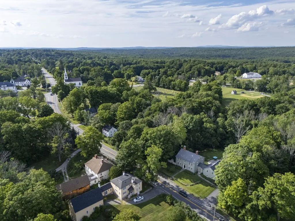 27 Haverhill Road Chester NH 03036
