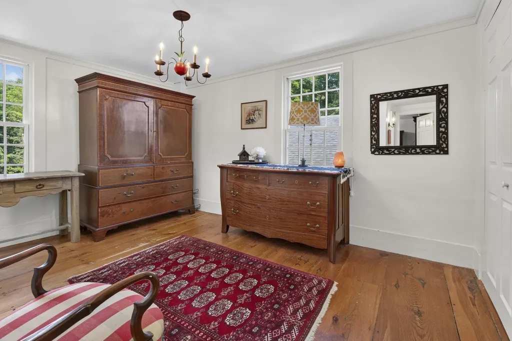 27 Haverhill Road Chester NH 03036