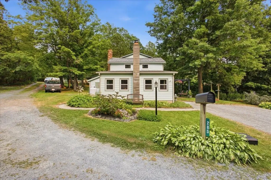 285 East Road Ferrisburgh VT 05473