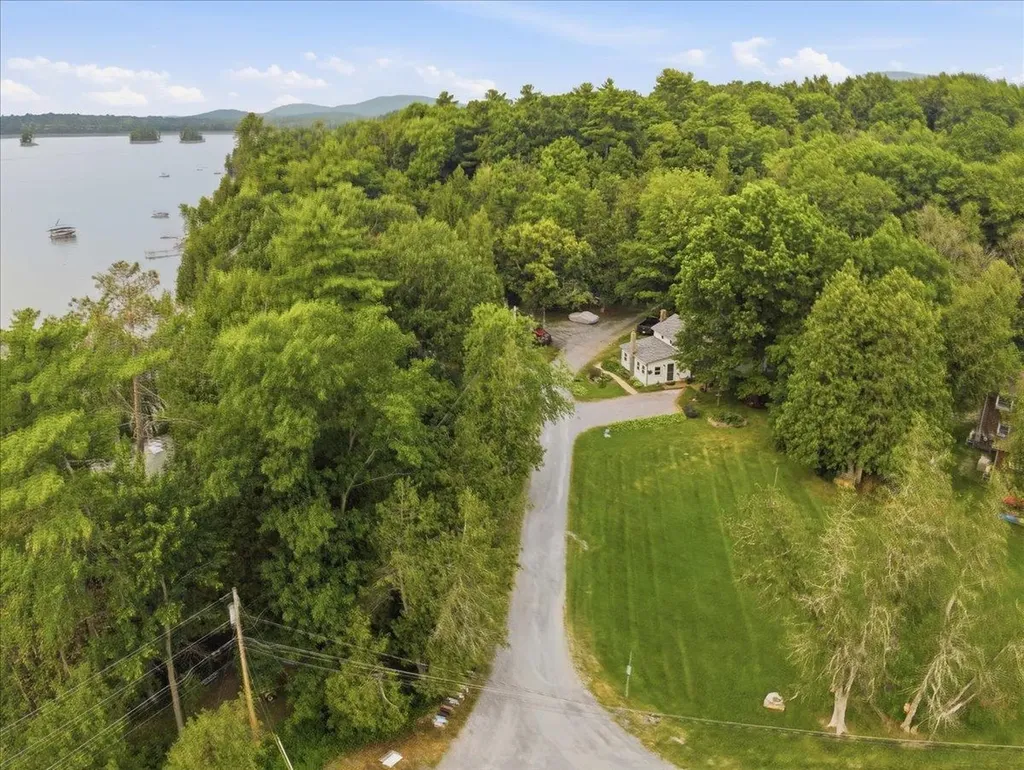 285 East Road Ferrisburgh VT 05473