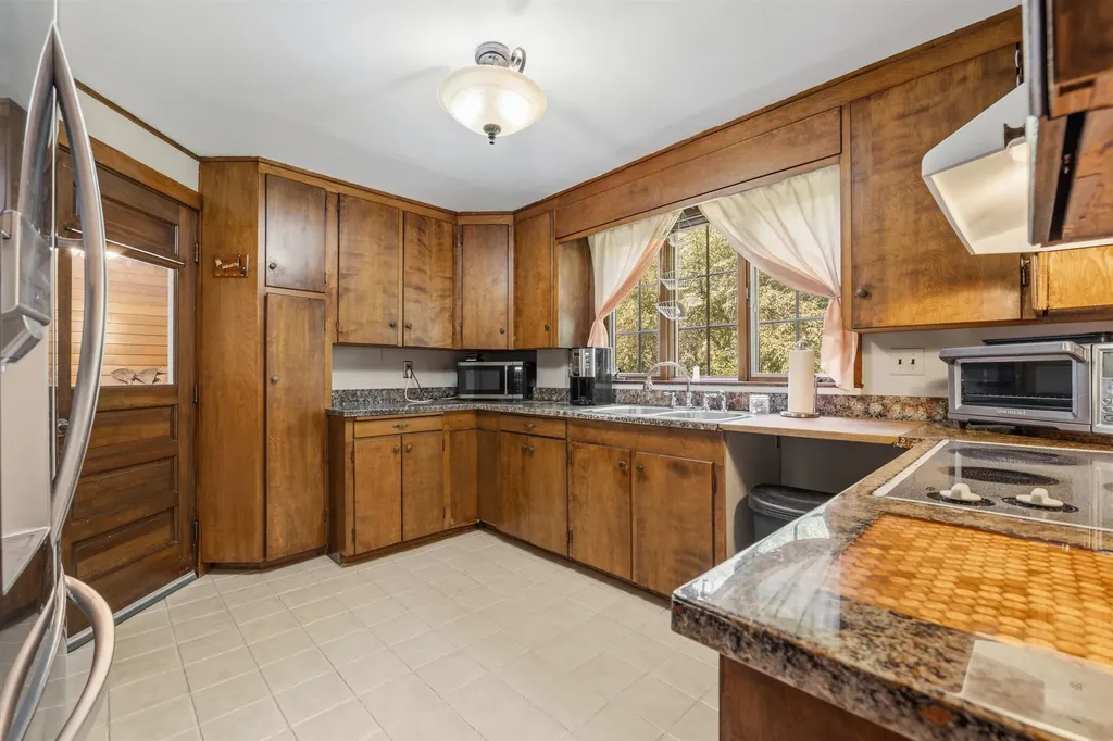 151 South Main Street Colebrook NH 03576