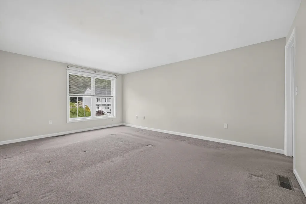 199 Heathrow Avenue Manchester NH 03104