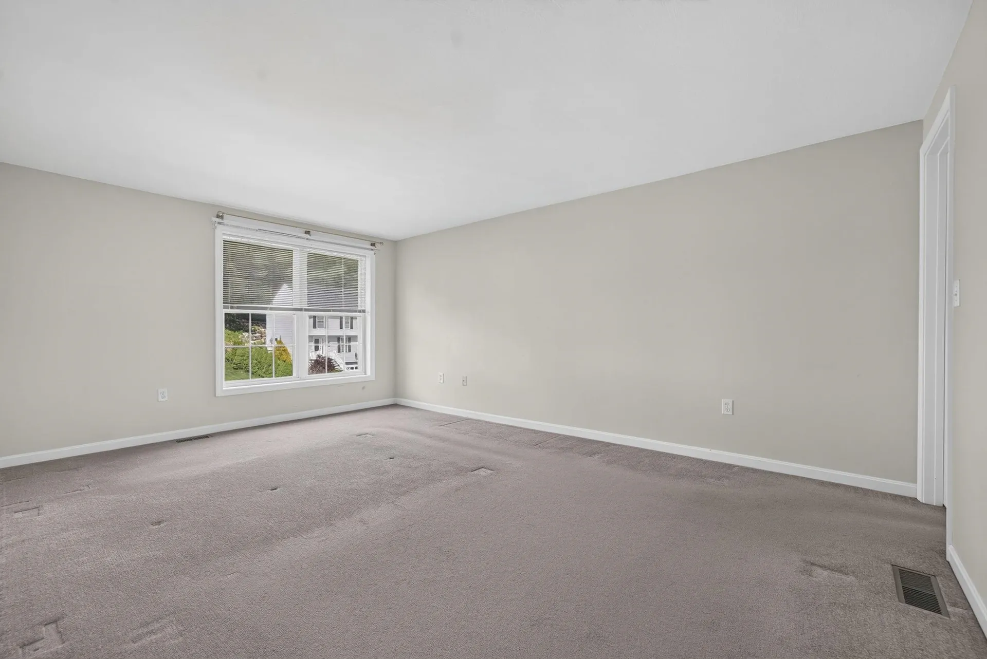 199 Heathrow Avenue Manchester NH 03104