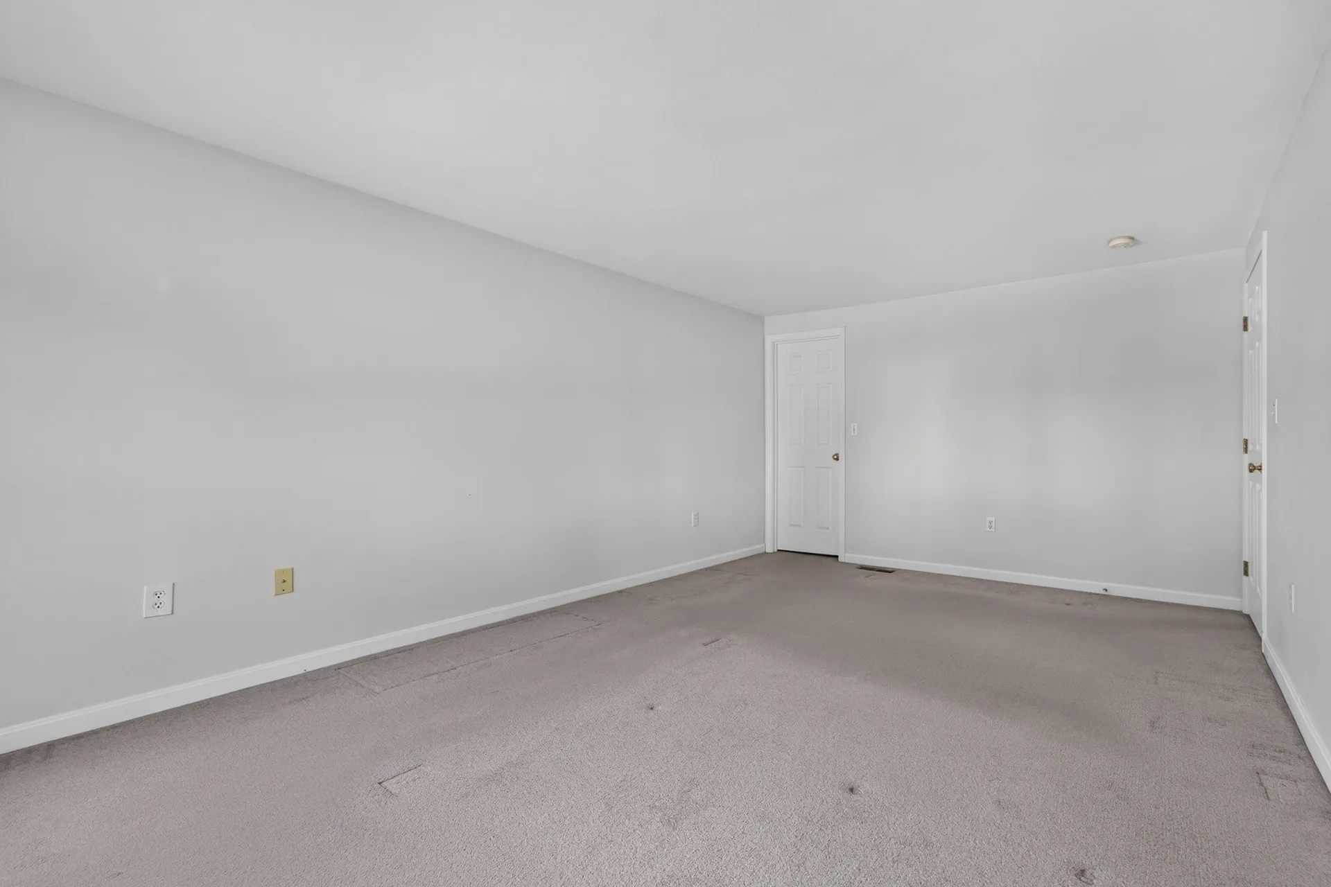 199 Heathrow Avenue Manchester NH 03104