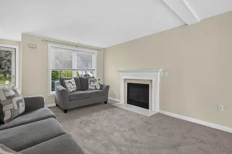 199 Heathrow Avenue Manchester NH 03104
