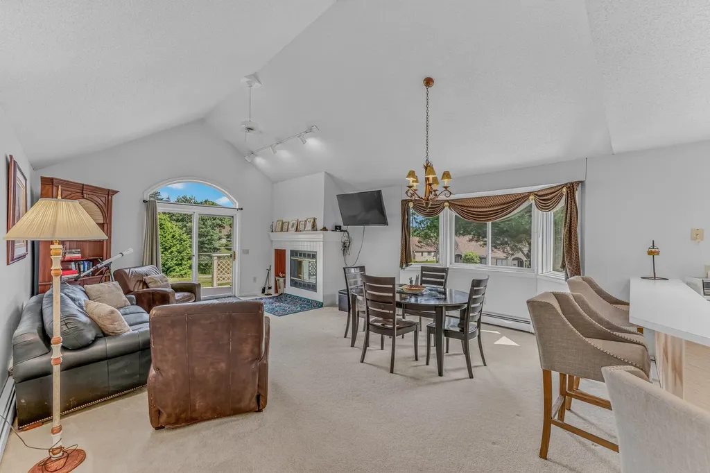 19 Sand Trap Lane Carroll NH 03575