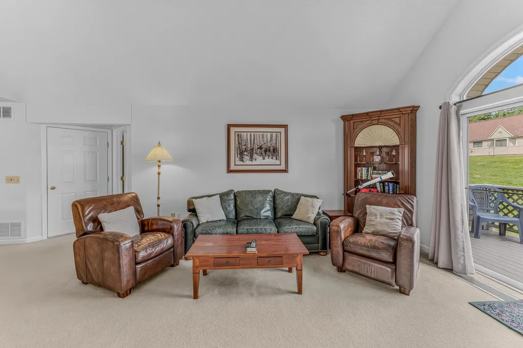 19 Sand Trap Lane Carroll NH 03575