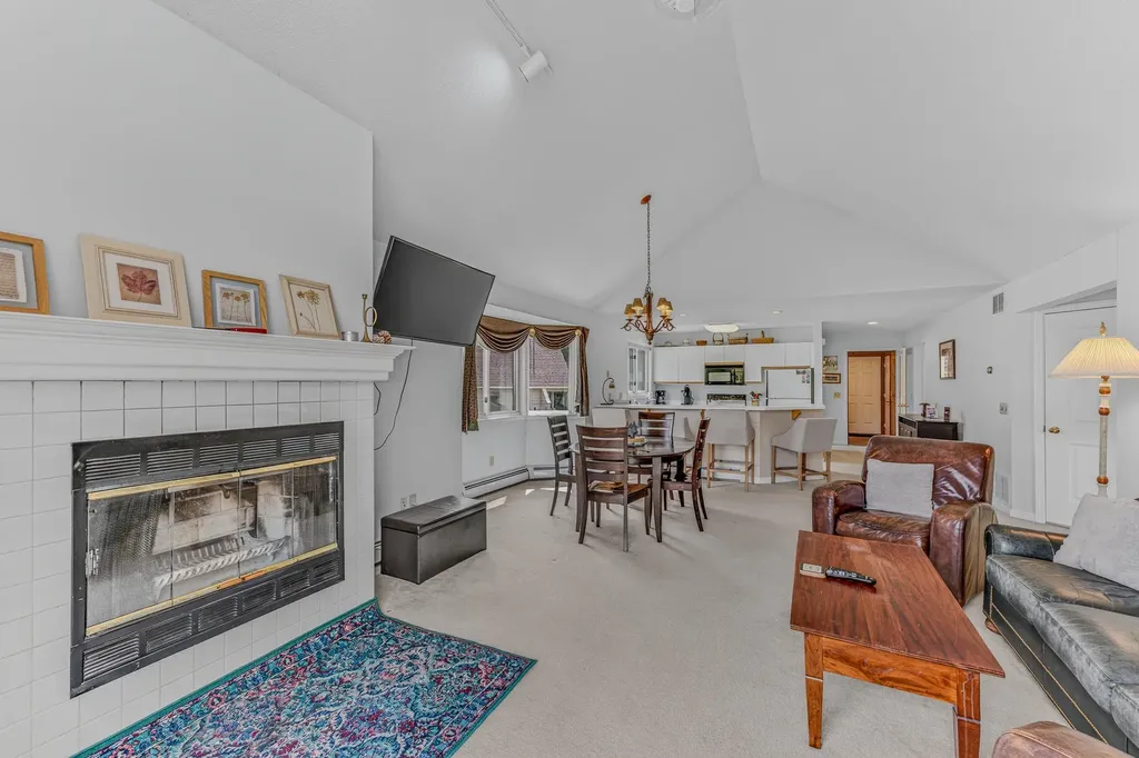 19 Sand Trap Lane Carroll NH 03575