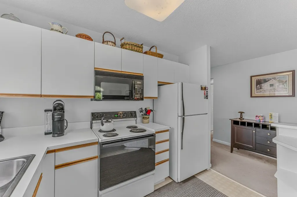 19 Sand Trap Lane Carroll NH 03575