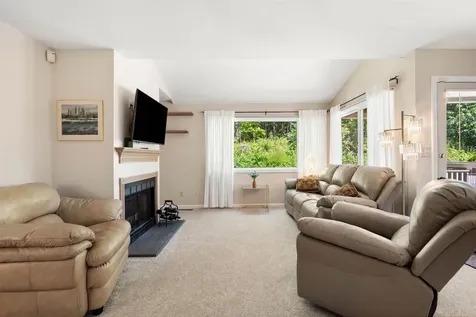 39 Spinnaker Way Portsmouth NH 03801-3371