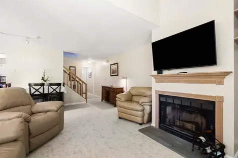 39 Spinnaker Way Portsmouth NH 03801-3371