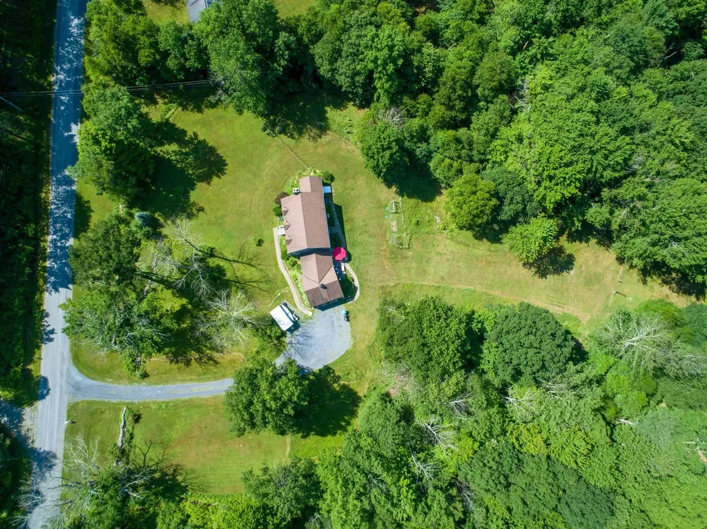1039 Berwal Road Arlington VT 05262-9100