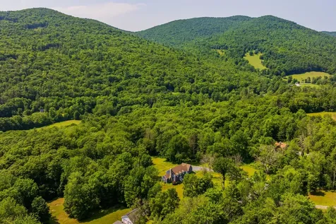 1039 Berwal Road Arlington VT 05262-9100