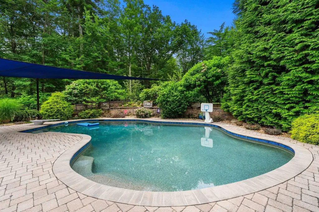 43 Newfane Road Bedford NH 03110