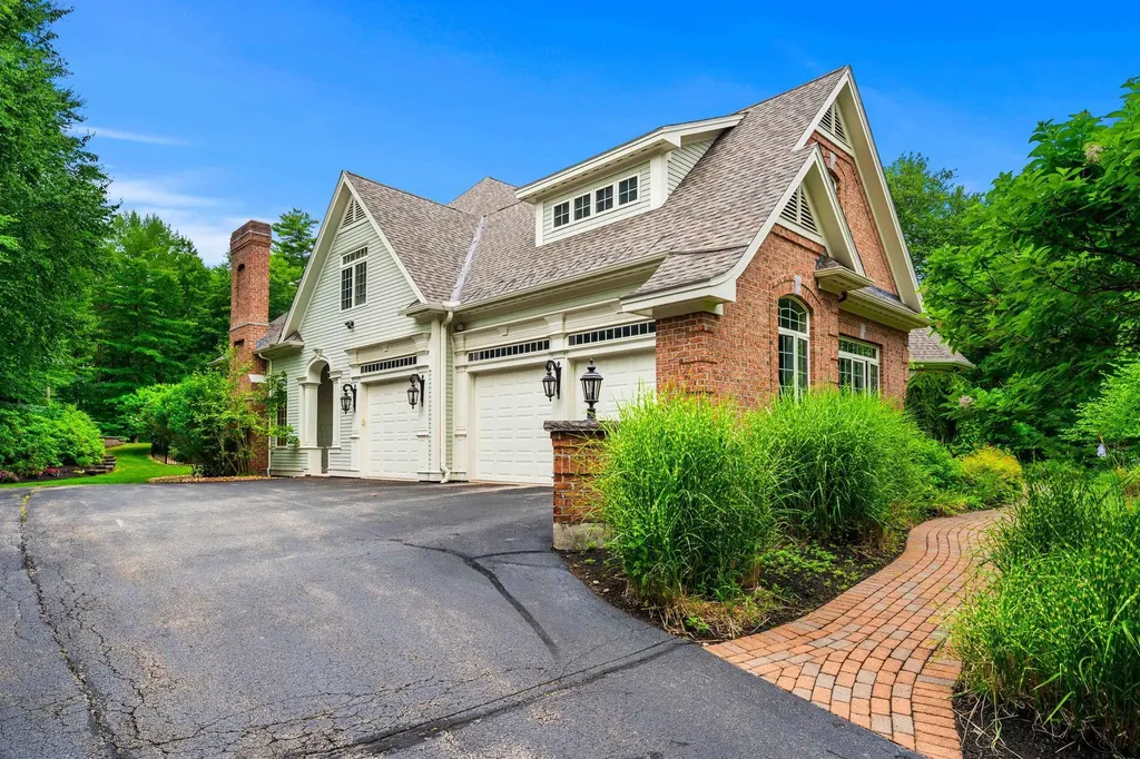 43 Newfane Road Bedford NH 03110