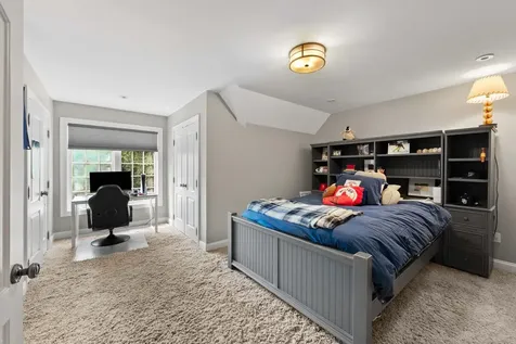 43 Newfane Road Bedford NH 03110