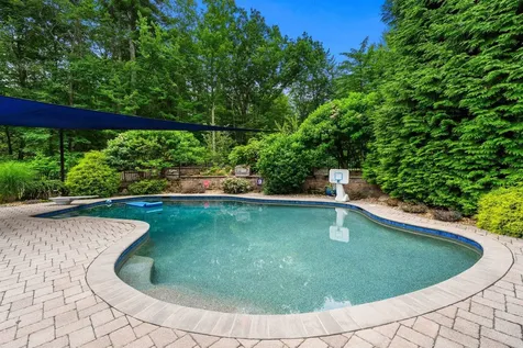 43 Newfane Road Bedford NH 03110