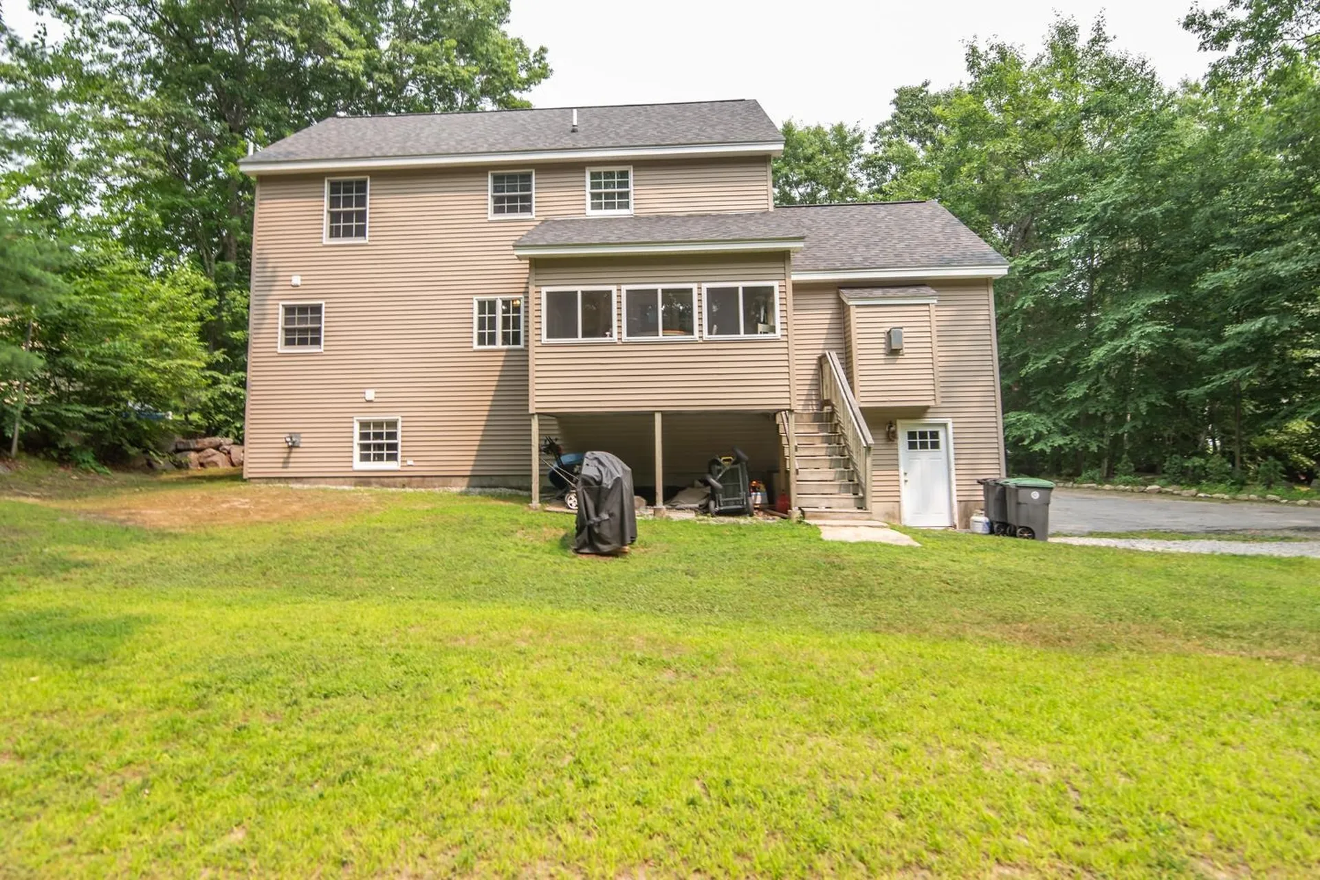 7 Dove Road Hooksett NH 03106