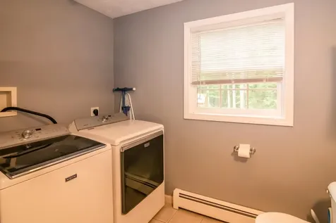 7 Dove Road Hooksett NH 03106