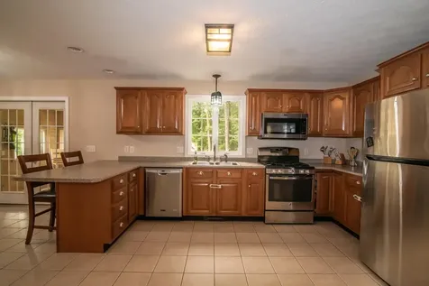 7 Dove Road Hooksett NH 03106
