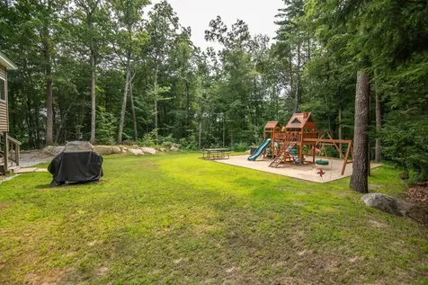 7 Dove Road Hooksett NH 03106