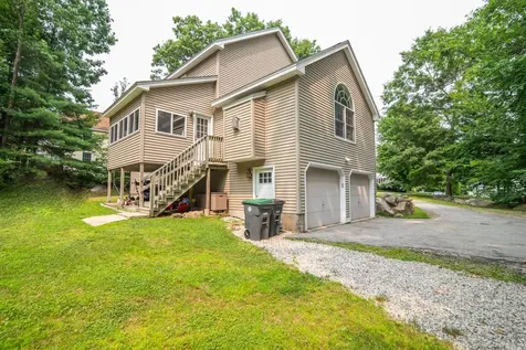 7 Dove Road Hooksett NH 03106