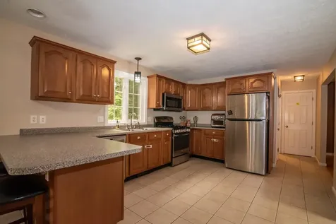 7 Dove Road Hooksett NH 03106