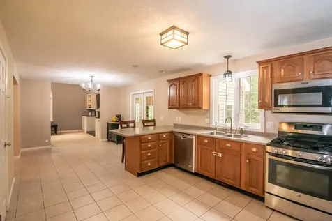 7 Dove Road Hooksett NH 03106