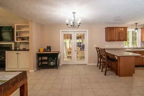 7 Dove Road Hooksett NH 03106