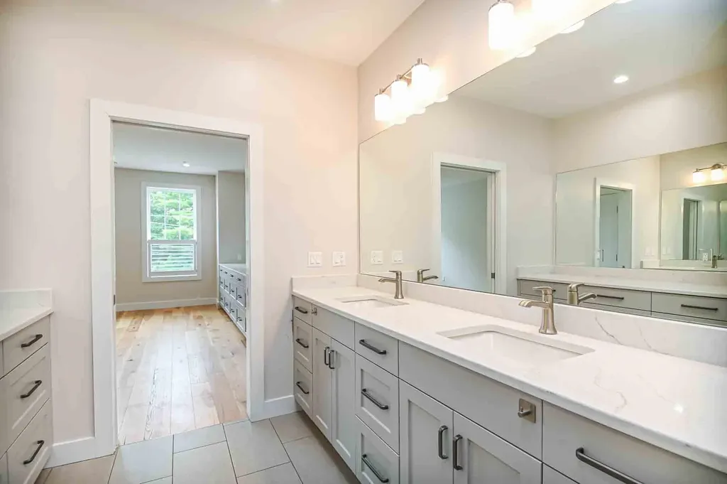 960 Sagamore Avenue Portsmouth NH 03801