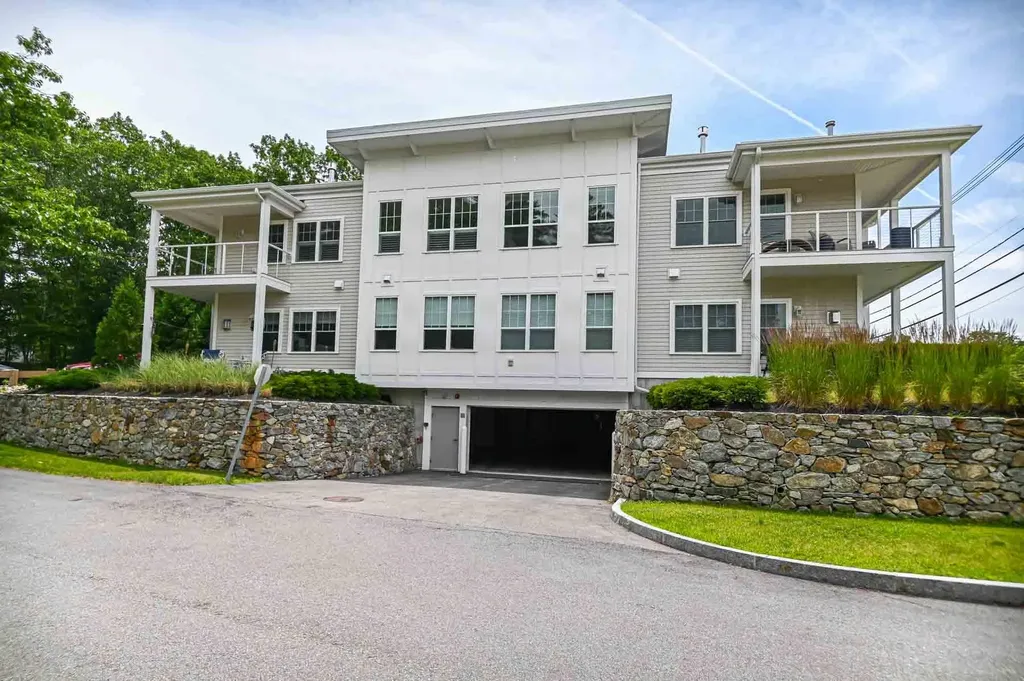 960 Sagamore Avenue Portsmouth NH 03801