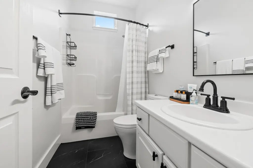 28 Fountain Way Lebanon NH 03784