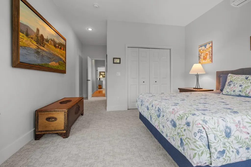28 Fountain Way Lebanon NH 03784