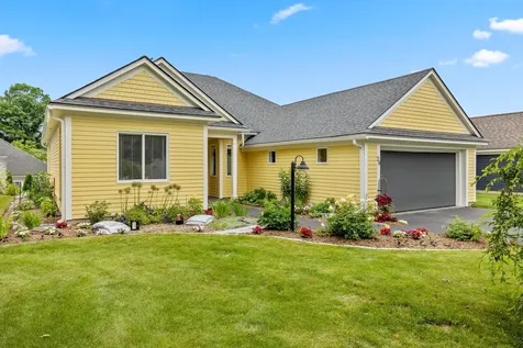 28 Fountain Way Lebanon NH 03784