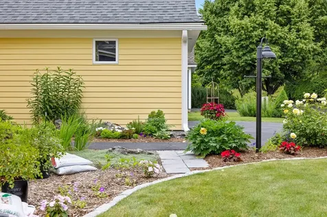 28 Fountain Way Lebanon NH 03784