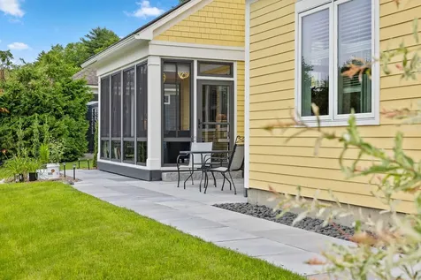28 Fountain Way Lebanon NH 03784