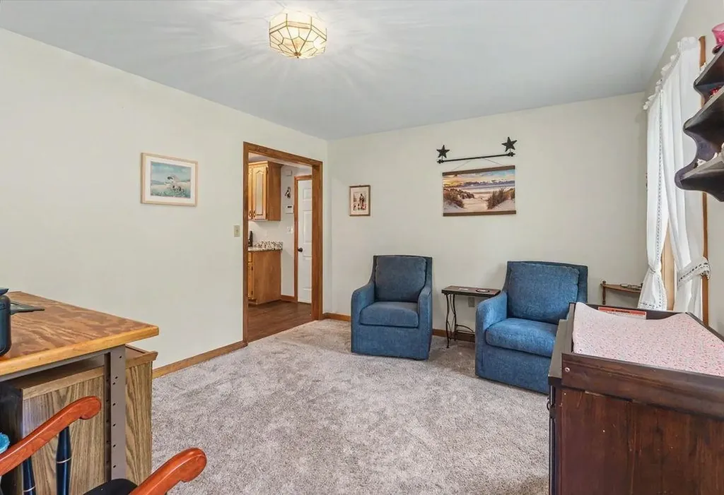 33 Colleen Drive Salem NH 03079