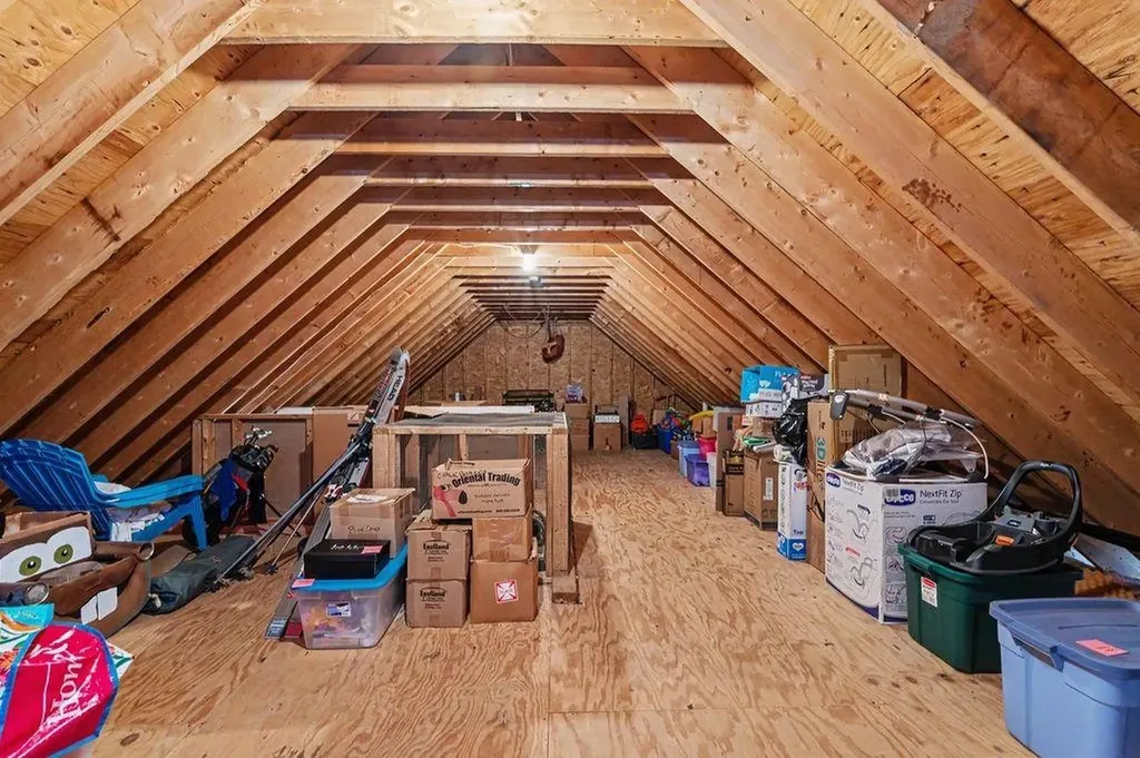 33 Colleen Drive Salem NH 03079