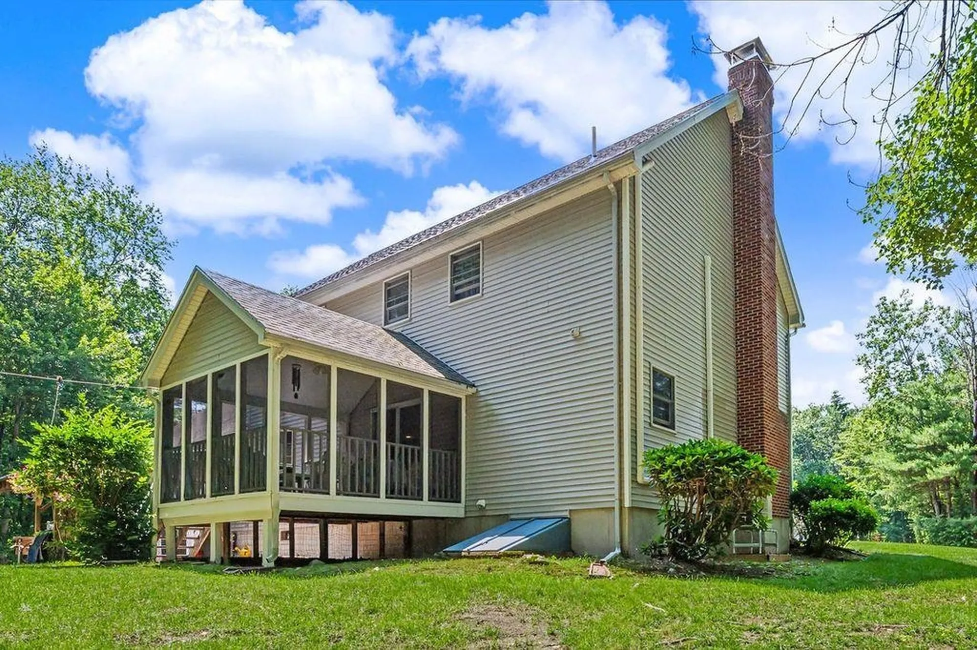 33 Colleen Drive Salem NH 03079