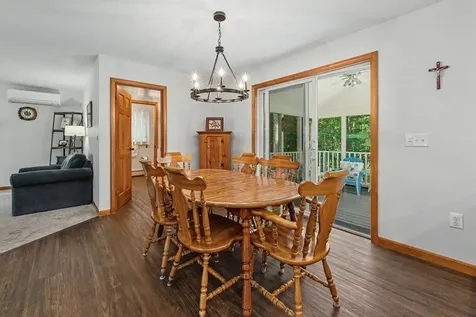 33 Colleen Drive Salem NH 03079