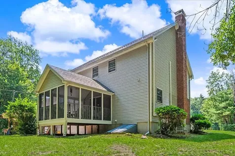 33 Colleen Drive Salem NH 03079