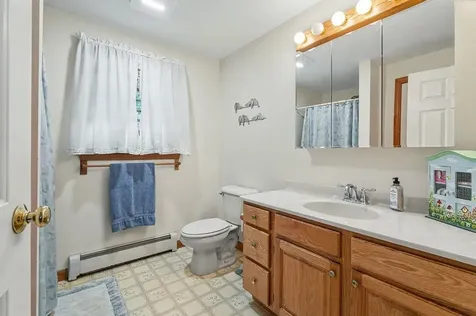 33 Colleen Drive Salem NH 03079