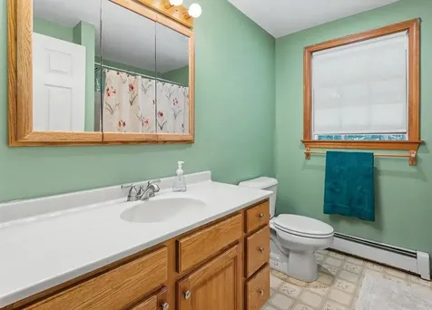 33 Colleen Drive Salem NH 03079