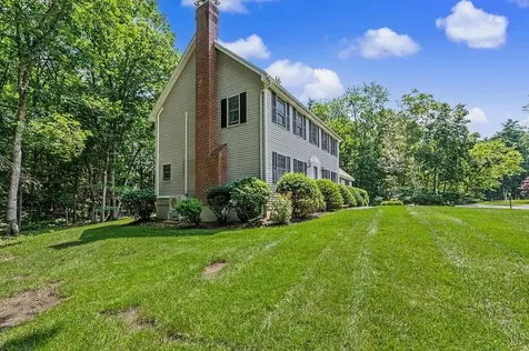 33 Colleen Drive Salem NH 03079