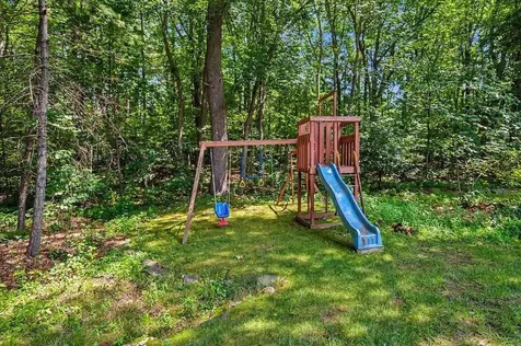 33 Colleen Drive Salem NH 03079