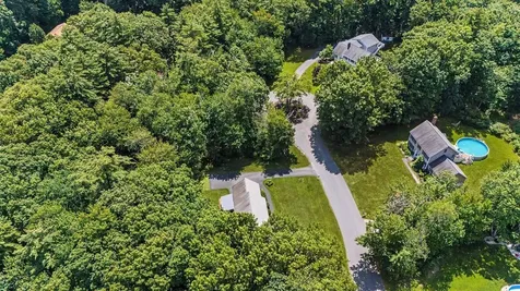 33 Colleen Drive Salem NH 03079