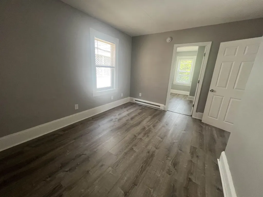 76 Ledge Street Nashua NH 03060