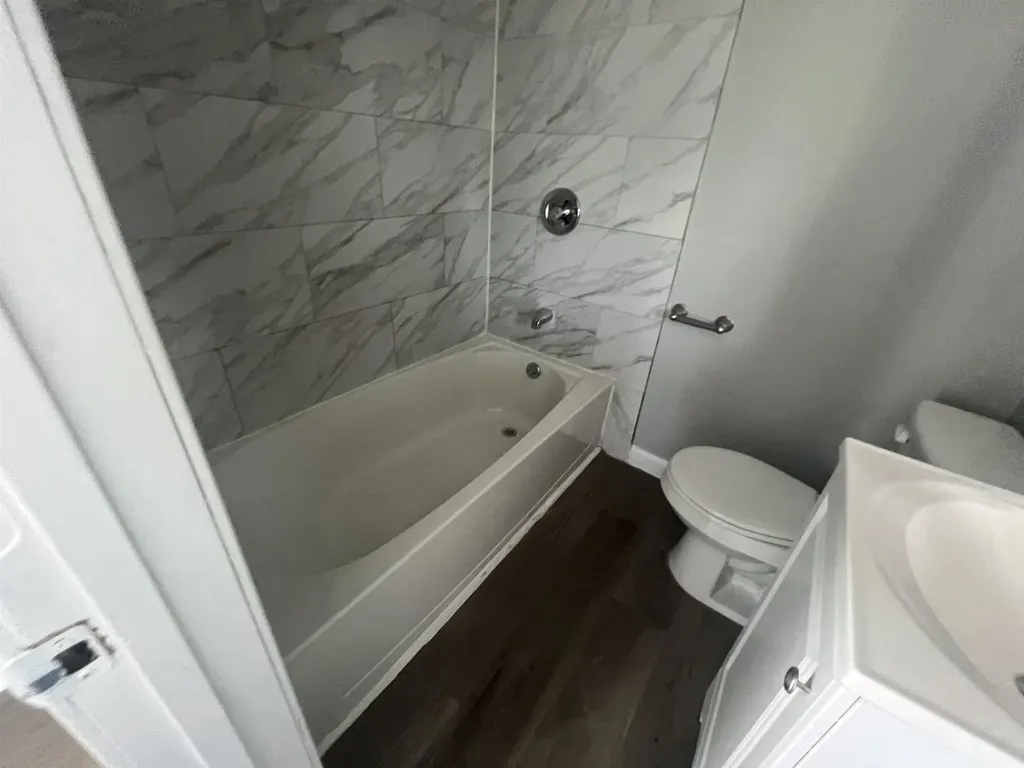 76 Ledge Street Nashua NH 03060