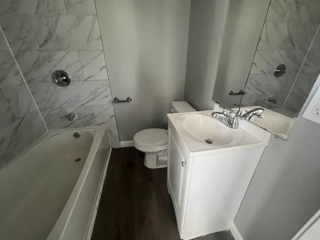 76 Ledge Street Nashua NH 03060